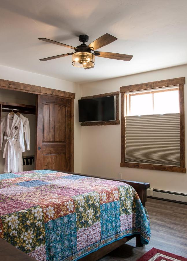 Clear Creek Inn Τζώρτζταουν Εξωτερικό φωτογραφία