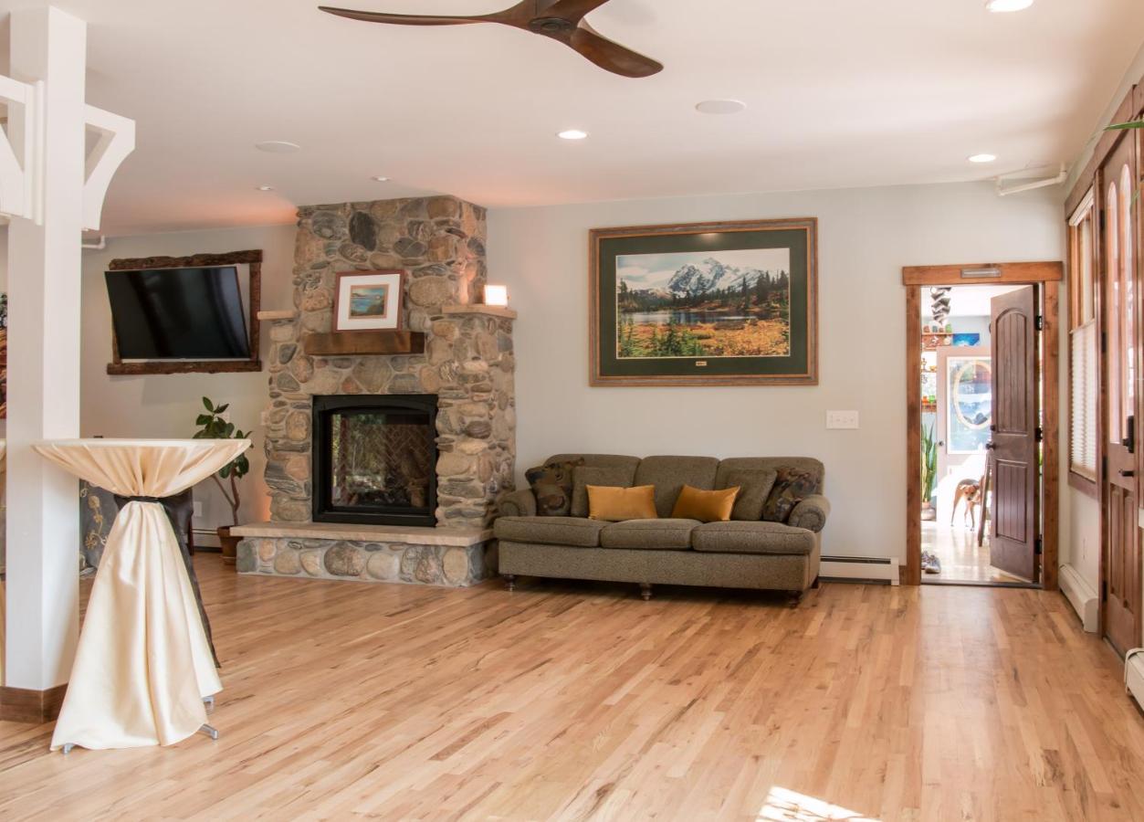 Clear Creek Inn Τζώρτζταουν Εξωτερικό φωτογραφία